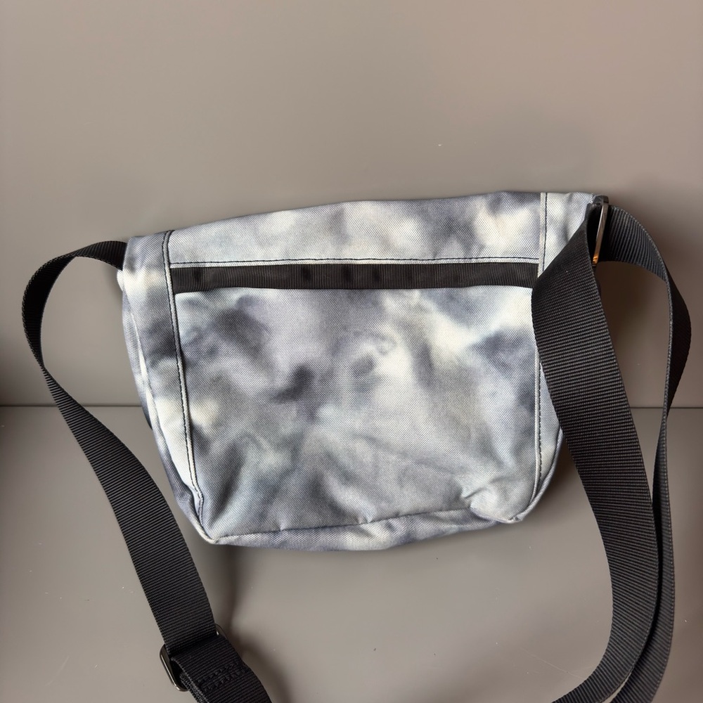 Lululemon Festival Bag II *5L
Spray Dye Grey Multi / Black - Picture 6 of 6
